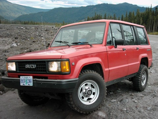 Illustration for article titled The Isuzu Trooper Was Made For Raphael Orlove